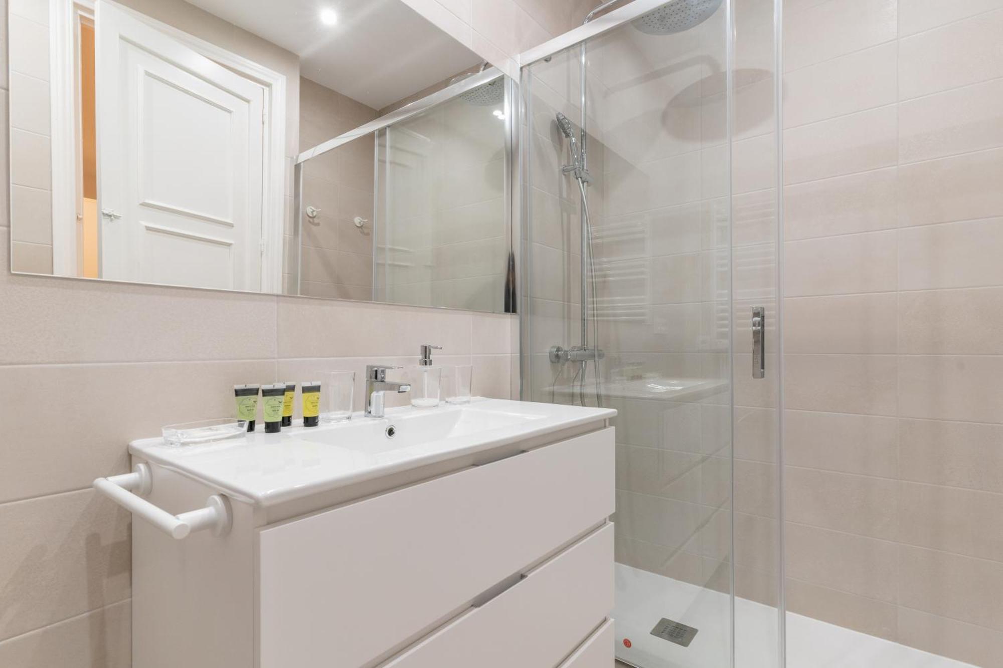 Spacious Central-3Bedrooms 3Bathrooms-Sol マドリード エクステリア 写真
